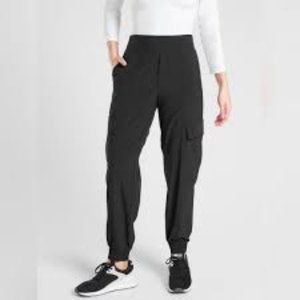 Athleta Chelsea Utility Jogger - Size 8 - Black